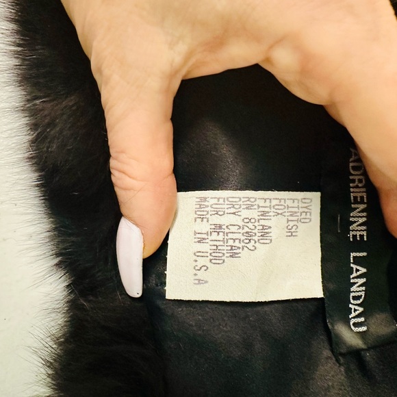 Drop dead gorgeous black shawl scarf collar fox wrap with satin ribbon. - Picture 3 of 3